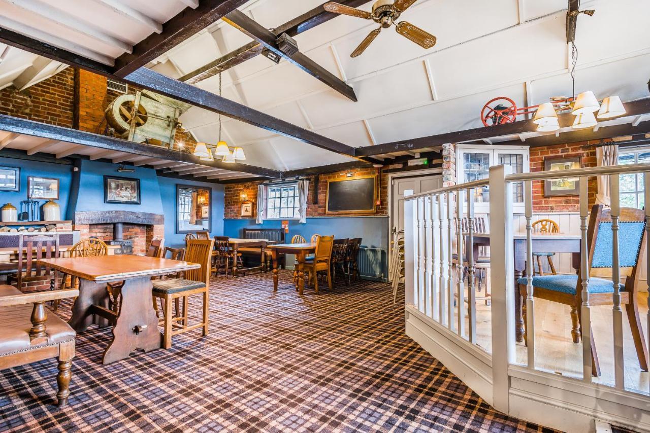 The Walhampton Arms Bed and Breakfast Lymington Buitenkant foto